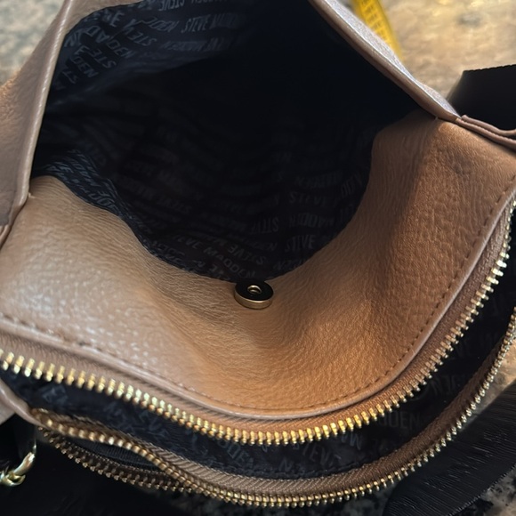 Steve Madden tan leather crossbody EUC - Picture 12 of 14